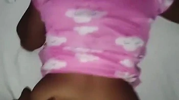 Подруга с индийской волосатой киской сосет мой член