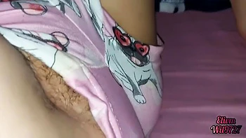 Ma belle-sœur poilue veut que je la baise et la rende enceinte