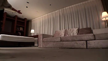 Amadora japonesa fodida de botas