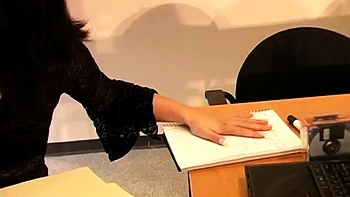 Джесси, подросток-блондинка, мастурбирует с игрушками в POV