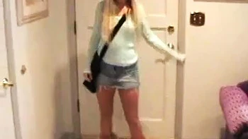 Aspirante a cheerleader fodida forte: boquete e cachorrinho