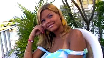 Kelly Latina fickt überall: Blasen, Doggy und Reiterin