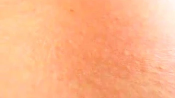 Brünette Teen solo vor der Cam masturbiert