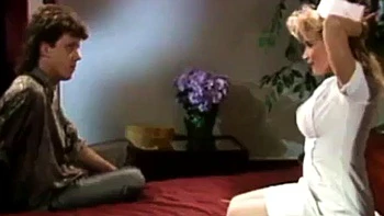 Cheri Taylor suce et lèche style MILF vintage