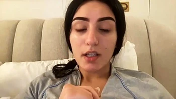 Amateur Missy desnuda en público