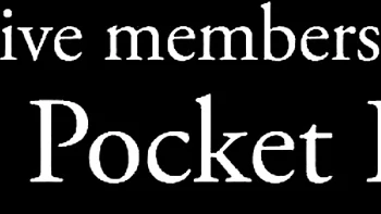 Charlee Chase loira peituda se masturbando nua