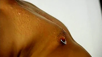 Milf fode o vizinho e se apressa para gozar