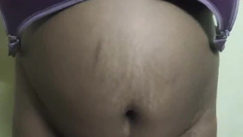 Puja Aunty indienne aux grosses bites et fesses qui bougent