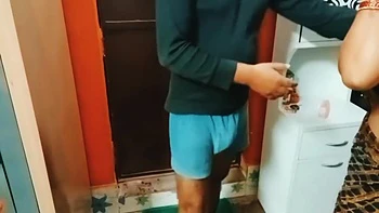 Belle Bhabhi indienne fait une branlette sexy