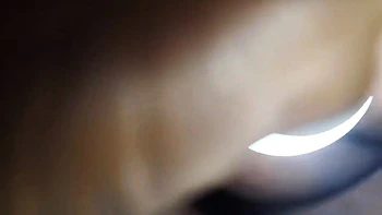 Femme ronde desi baisée dur en levrette avec faciales