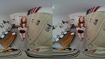 Рыжая судья Scarlet Skies сосет и ебется жестко