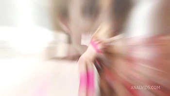 Belle Jolie découvre son premier BBC brutal avec gros anus béant