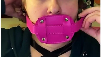 Brunette BBW entrena con 4 enormes consoladores