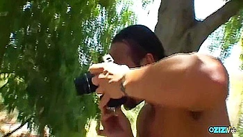 Lucy Thai en trío al aire libre con doble penetración y anal