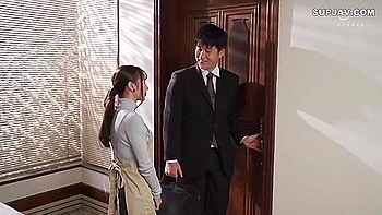 Esposa asiática safada fodida pelo vizinho e amigo antes do casamento