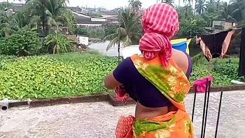 Индийская красотка с большой жопой жестко ебется дома