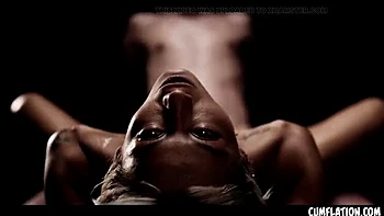 Emiri Momota éclate de sperme sur son corps asiatique