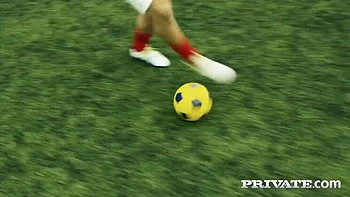 Blanche Bradburry recibe duro culo y tetas enormes en anal