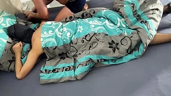 Gros cul de Christi baisé en BDSM avec jouets et doigts hardcore