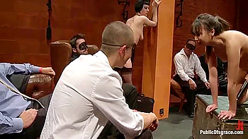 Sasha Yung, casi virgen, gangbang anal