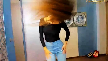 Rothaariges Teen solo mit Fußmasturbation