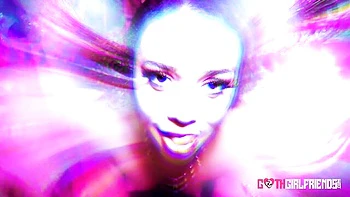 Готическая Виллоу Райдер сосёт большой член в чулках