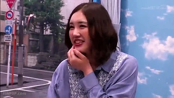 Любительская азиатская жена принимает большой член