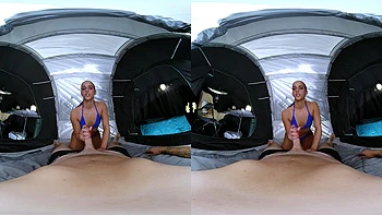 Farra sexual no acampamento de verão com Betzz