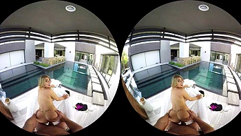 Kayla Kayden VR: Bunda grande cavalgando e de quatro