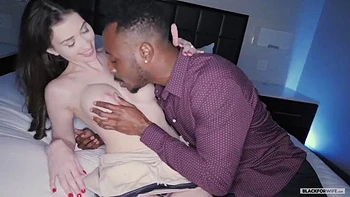 Brunette fodida: boquete, doggy, cowgirl