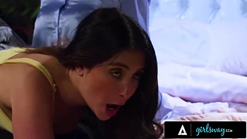 Jane Wilde petite et ennuyée se fait brutalement punir par la nounou Lilly Bell