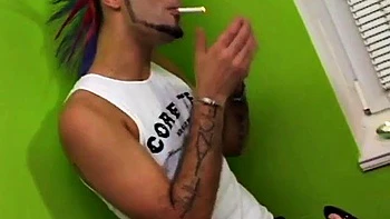 Claudia Rossi leckt hart auf der lesbischen Sexparty