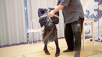 Chinesischer Bondage-Fetisch mit asiatischem Flair