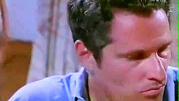 Винтажный тройничок с большой сиськой брюнеткой