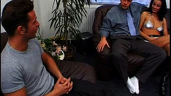 Venus fodida dupla: anal e cachorra