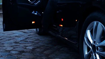 Jessii Van Riva petite aux cheveux bleus baise brute allemande