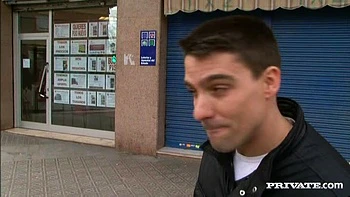 Aliz é fodida no cu por cara que conheceu há 10 minutos