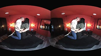 Milf latine et brune baisent dur en cowgirl