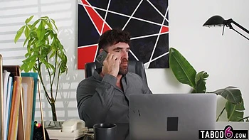 Изменяющая жена-милф подчиняется большим хуям