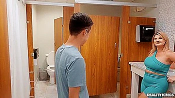 Хуан Локо трахает сочную жопу мамки Энди