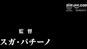 Morena asiática em orgia hardcore com sexo em grupo