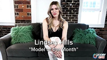 Lindsey's curvy trans solo ass masturbation