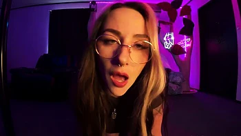 Amateur babe flashing ass and tits on cam