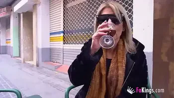 She's BACK FOR CHRISTMAS: Dirty blonde mommy gets back in porn